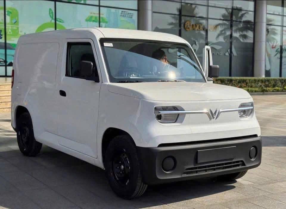 Ngoại thất VinFast EC Van